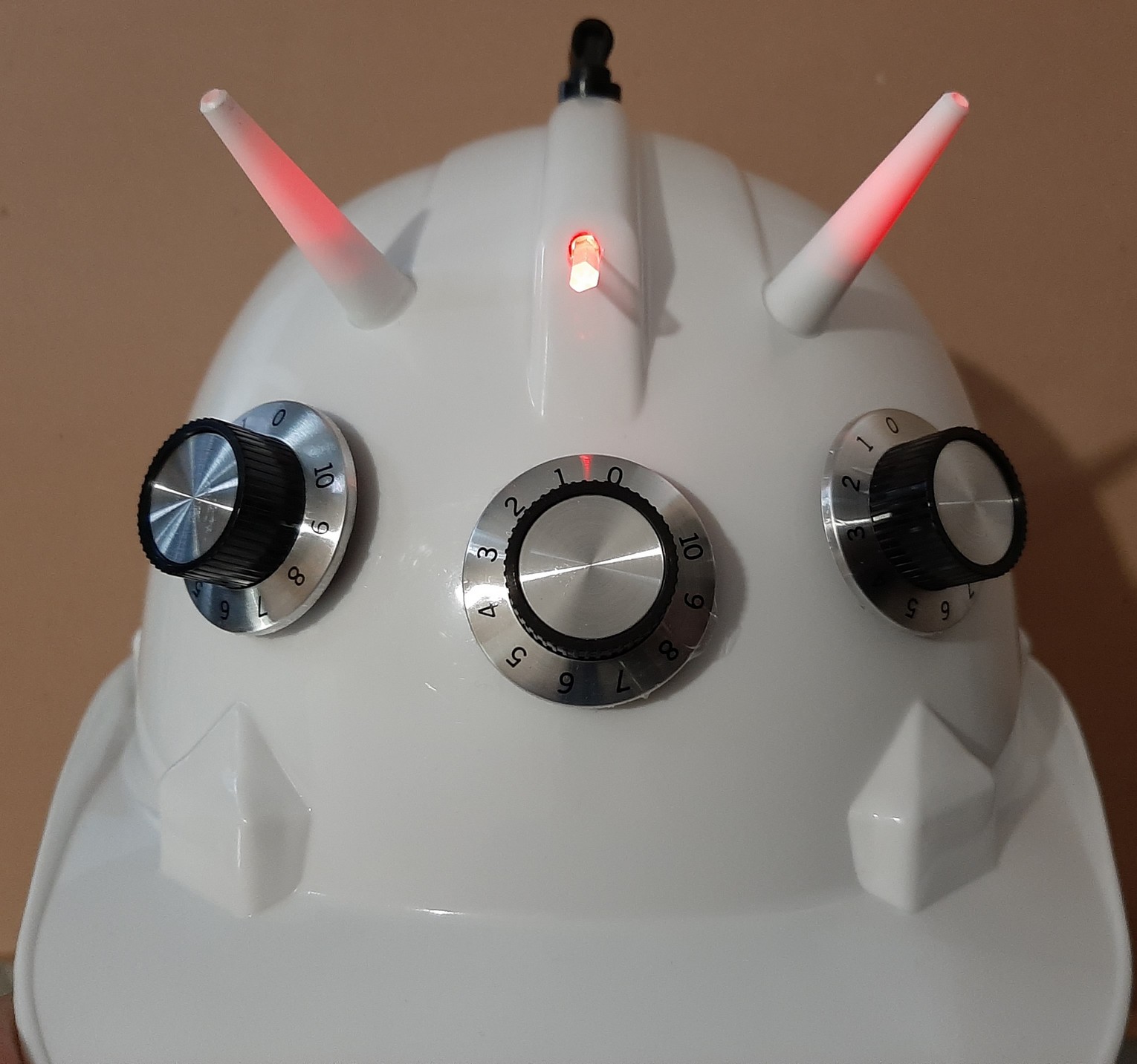 Custom witness plate radionic device